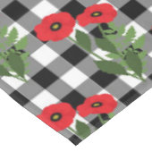 みすぼらしいシックな赤と黒と白のポピーのフローラ テーブルクロス (アングル)