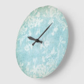 みすぼらしい白と青のフローラ ラージ壁時計 (傾斜)