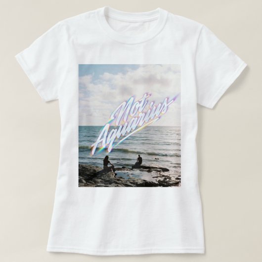 みずがめ座じゃないTシャツ Tシャツ (デザイン正面)