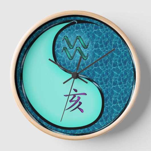 みずがめ座と水のイノシシ 壁時計 (正面)