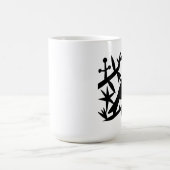 みみずについて考えている木の鳥 コーヒーマグカップ (中央)