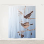 むき出しの冬の枝に雪の鳥 タペストリー (正面)