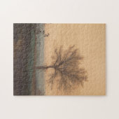 むき出しの木と鋤の男を持つ風景 ジグソーパズル (横)