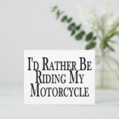 むしろ私のバイクに乗っている ポストカード (スタンド正面)
