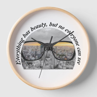 めがねで釣り合う 壁時計