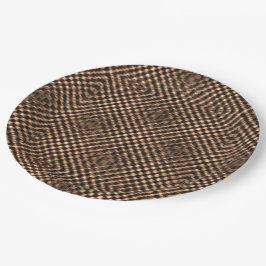 めちゃくちゃで汚い茶色のチェスがお互いに重なり合う ペーパープレート