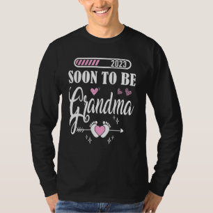 もうすぐ新しいママのための2023おばあちゃんになる Tシャツ