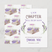 もうすぐ新しい章が始まる ラベンダー ブックス ベイビー シャワー サンキューカード (正面/裏面)