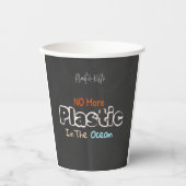 もうプラスチックは海。プラスチックの破壊 紙コップ (正面)