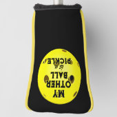 もう一つのボールはピクルゴルファーのイエローピックボール ゴルフヘッドカバー (回転90)