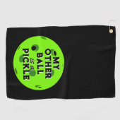 もう一つのボールはピクルゴルファーのグリーンのピックボール ゴルフタオル (横)