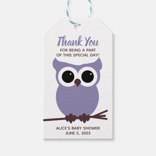 もう少しで誰が来るか見ろ紫梟の赤ちゃんシャワー ギフトタグ (正面)