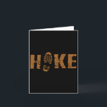 もっとハイキングして、もっと気にしないで - 面白いアウトドア山のユーモア カード<br><div class="desc">もっとハイキングして、もっと気にしないで - 面白いアウトドア山のユーモア ロングスリーブ</div>