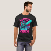 もっとホラーレトロ合成波チェーンソーホラーを見る Tシャツ (正面フル)