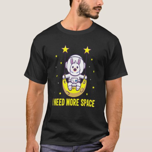 もっと宇宙コスモス宇宙飛行士ラマ・アルパカ・ティーが必要 Tシャツ (正面)