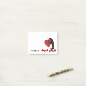 もっと愛してる!ペンギンと赤いハート ポストイット (デスク上)