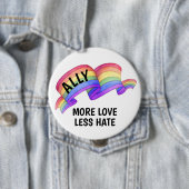 もっと愛を 少ない憎しみを | LGBTを応援 プライドボタン 缶バッジ (インサイチュ)