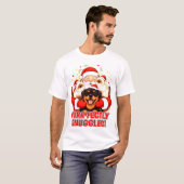 もふもふとサンタに抱っこ: 愛情たっぷりペットとのクリスマス Tシャツ (正面フル)