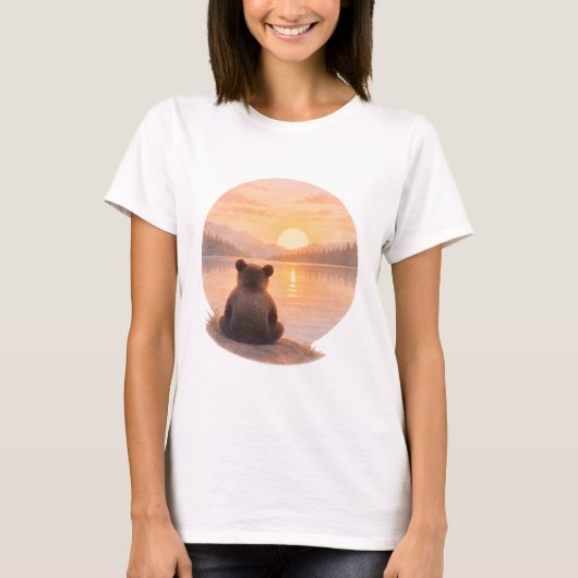 やさしい子グマの夕焼け - ソフトウォーターカラー Tシャツ (正面)