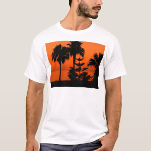 やしを搭載する日没 Tシャツ