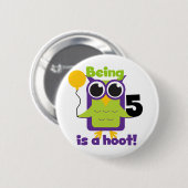 やじり声フクロウの第5誕生日のTシャツおよびギフト 缶バッジ (正面&裏面)