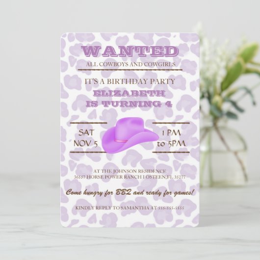 やったぞ！パープル女性のカーボーイ誕生日パーティーへの招待 招待状 (スタンド正面)