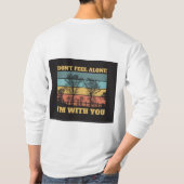 やめ感じて、長袖Tシャツを持ってる Tシャツ (裏面)