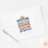 やるべきことをやり遂げるのが規律Motivatin スクエアシール (封筒)