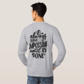 やるまではいつも無理に思える Tシャツ (裏面フル)