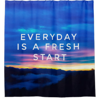 やる気を起こさせると感動的引用文 – 毎日 シャワーカーテン
