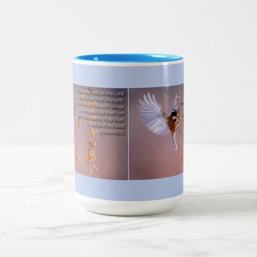 やる気を起こさせるな鳥との聖書の詩のアイザイアの40:31 ツートーンマグカップ (中央)