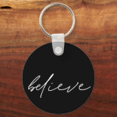 やる気を起こさせる信じ白文字 キーホルダー (正面)
