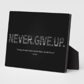 やる気を起こさせる単語 – 決して上に与えせない フォトプラーク (側面)