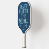 やる気を起こさせる名前をカスタムする ピックルボールラケット (左)