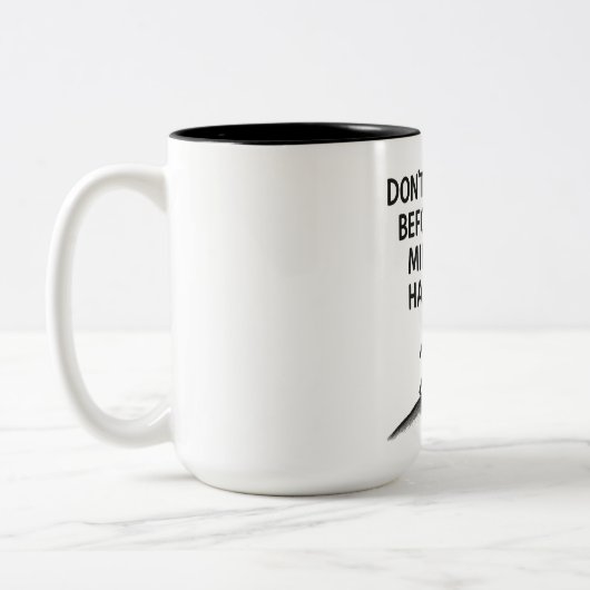 やる気を起こさせる引用文は与え奇跡の信仰の希望を上げない ツートーンマグカップ (左)