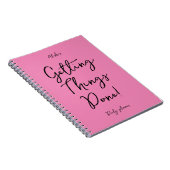 やる気を起こさせる引用文名前をカスタムするピンク毎日プランナー ノートブック (右側)
