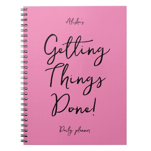 やる気を起こさせる引用文名前をカスタムするピンク毎日プランナー ノートブック (正面)