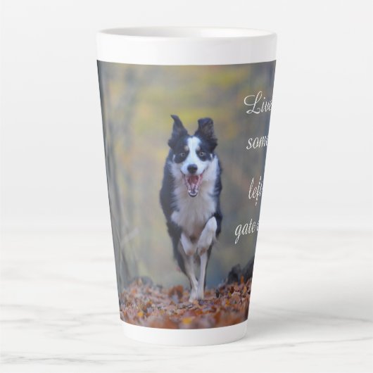 やる気を起こさせる引用文犬 カフェラテマグ (正面)