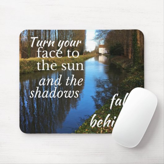 やる気を起こさせる引用文:顔を太陽に… マウスパッド (マウス)