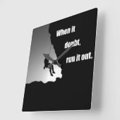 やる気を起こさせる登山ロッククライミングことわざ スクエア壁時計 (傾斜)