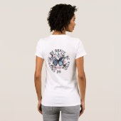 やる気を起こさせる.フェミニン.時代を超越。 Tシャツ (裏面フル)