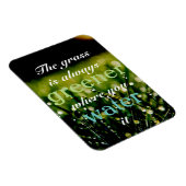 やる気を起こさせる|水の入った場所で草は緑 マグネット (右側)