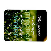 やる気を起こさせる|水の入った場所で草は緑 マグネット (横)