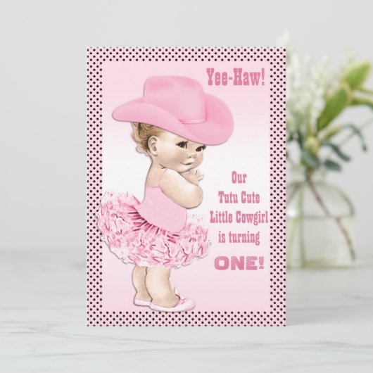やれやれトゥチュキュートリトル女性のカーボーイベビー誕生日 招待状 (スタンド正面)