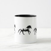 ゆっくりと駆けていいているFriesian マグカップ (中央)