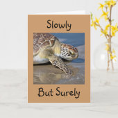 「ゆっくりと、しかし確実に」誕生日の願い カード (黄色い花)