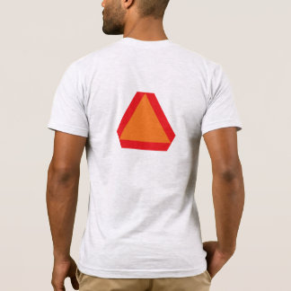 ゆっくり動く車のTシャツ Tシャツ