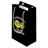 ゆったりとあなたは私のフルーツパおもしろいンダークBG スモールペーパーバッグ (正面アングル)