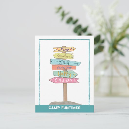 ようこそサマーキャンプ名前をカスタムするおもしろいサイン ポストカード (スタンド正面)