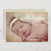 ようこそタイポグラフィスクロール新生児 パーソナライズされた 案内状 (正面/裏面)